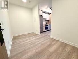 1007 The Queensway in Toronto, ON - Building Photo