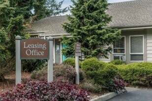 Steilacoom Woods in Steilacoom, WA - Building Photo