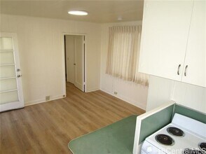 1815 Young St in Honolulu, HI - Building Photo - Building Photo
