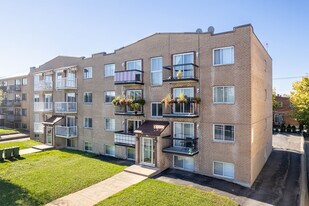 11880 Rodolphe-Forget Boul in Montréal, QC - Building Photo