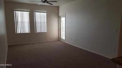 110 W Bell Rd, Unit 2 in Phoenix, AZ - Building Photo - Building Photo