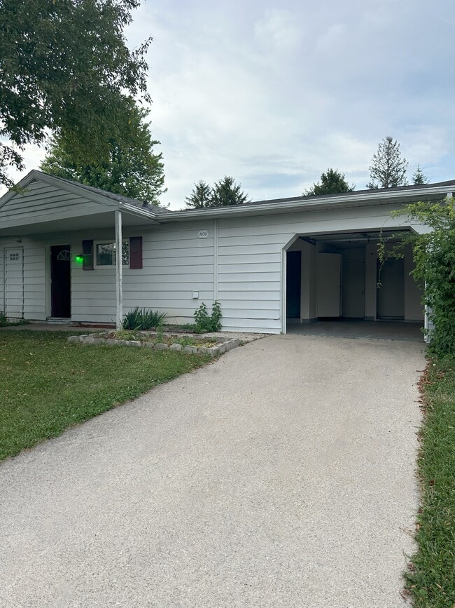 property at 2909 Travis St