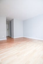 546 W Wellington Ave, Unit #304 in Chicago, IL - Building Photo - Building Photo