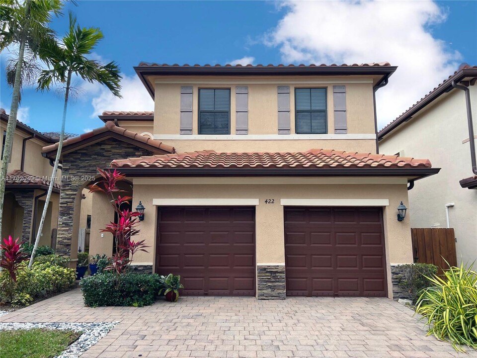 422 SE 34th Terrace in Homestead, FL - Foto de edificio