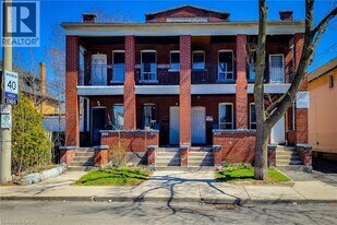 254 Emerald St N in Hamilton, ON - Building Photo