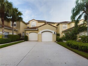 85 Silver Oaks Cir in Naples, FL - Building Photo - Building Photo