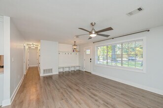 235 Sotir St NW in Fort Walton Beach, FL - Building Photo - Building Photo
