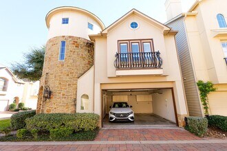 1314 Sherwood Springs Ln in Houston, TX - Building Photo - Building Photo