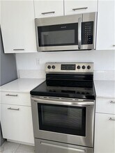 12318 NW 23rd Ct in Miami Shores, FL - Building Photo - Building Photo