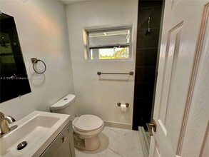 2161 SW 36th Terrace in Fort Lauderdale, FL - Building Photo - Building Photo