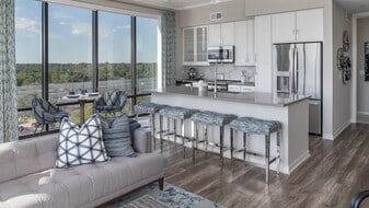 Lake House in Orlando, FL - Building Photo