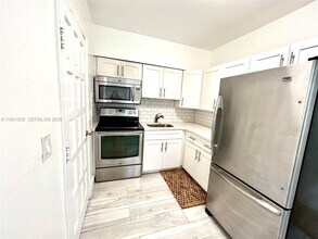 6701 NE Miami Pl in Miami, FL - Building Photo - Building Photo