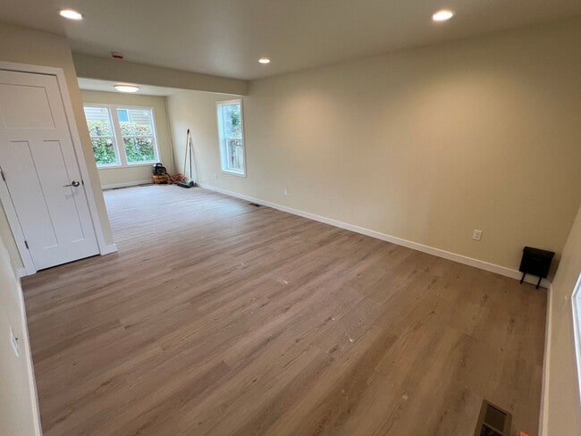 20 S Charles St in Wenatchee, WA - Building Photo - Building Photo