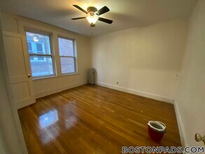 15 Scottfield Rd, Unit 9 in Boston, MA - Building Photo - Building Photo