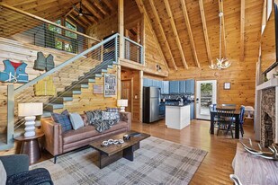 22 Green Mountain Ct in Blue Ridge, GA - Building Photo