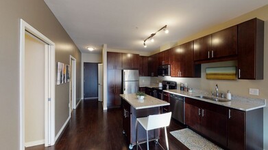 222 Hennepin in Minneapolis, MN - Building Photo - Building Photo