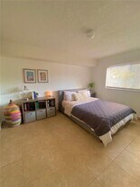 445 SW 11th St, Unit 107 in Miami, FL - Building Photo