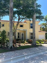 10100 Larkspur Ln in West Palm Beach, FL - Building Photo - Building Photo