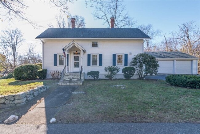 35 Tower Hill Rd in North Kingstown, RI - Building Photo - Building Photo