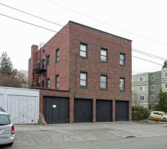 4453 Linden Ave N in Seattle, WA - Building Photo - Building Photo