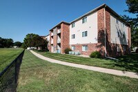 Deerfield Apartments photo'