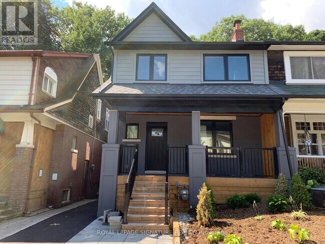 230 Gainsborough Rd in Toronto, ON - Building Photo - Building Photo