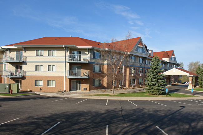 Scandia Shores in Shoreview, MN - Building Photo - Building Photo