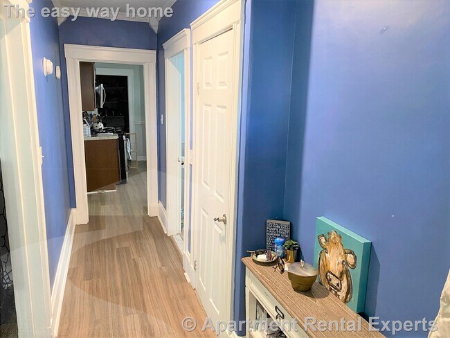 53 Raymond Ave in Somerville, MA - Foto de edificio - Building Photo