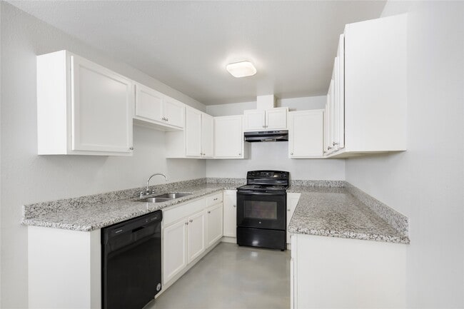 634 Luke St in Dayton, TX - Building Photo - Building Photo