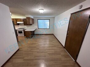 18660 Roundtree Dr in Oregon City, OR - Building Photo - Building Photo