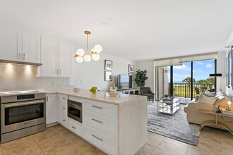 1250 Gulf Blvd in Clearwater, FL - Building Photo - Building Photo