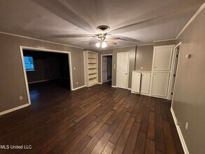 5318 Venetian Way in Jackson, MS - Foto de edificio - Building Photo