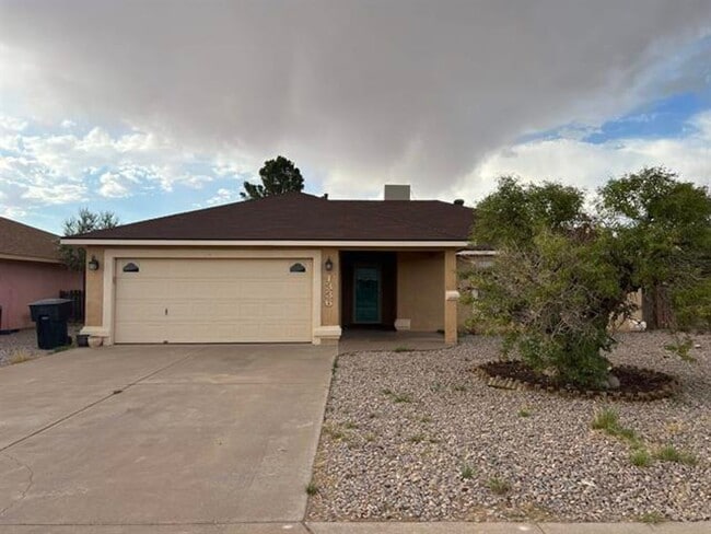 1336 Challenger Ave in Alamogordo, NM - Building Photo - Building Photo