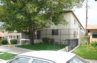 1169 Raymond Ave in Glendale, CA - Building Photo - Building Photo