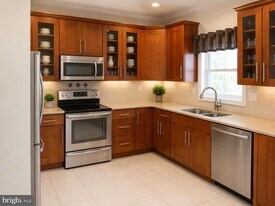 7506 Burdette Way in Beltsville, MD - Building Photo