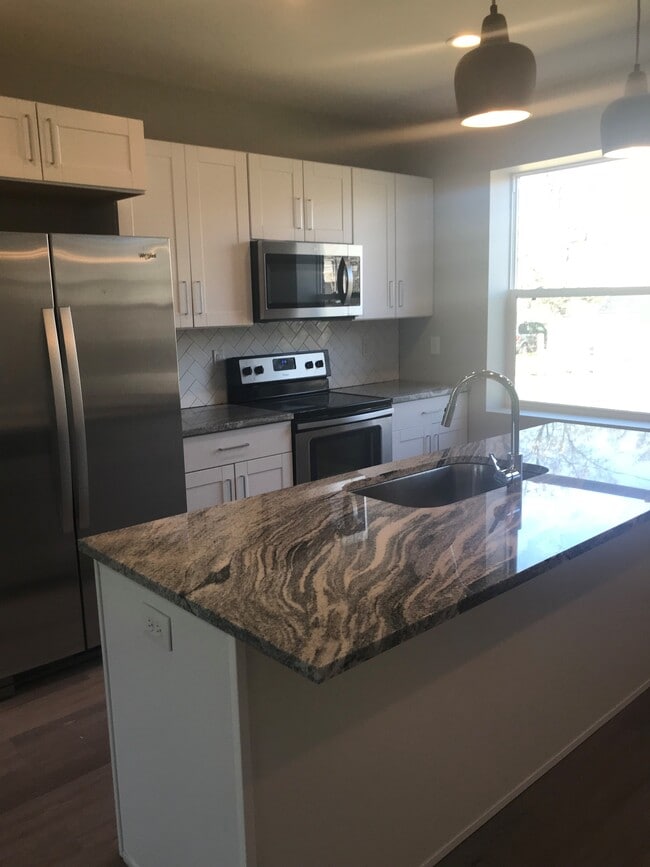 property at 1446 W 6th Ave