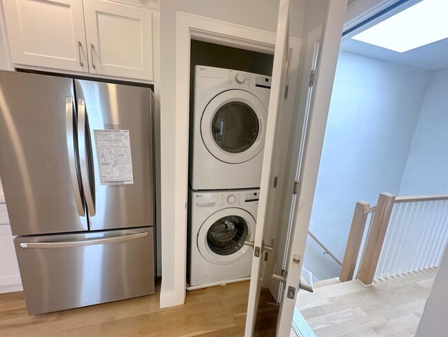 37 Gore St, Unit 2 in Cambridge, MA - Building Photo - Building Photo