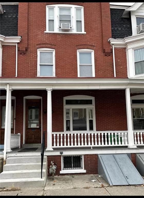 property at 124 N Madison St