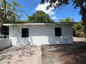 14001 NW 10th Ave in Miami, FL - Building Photo - Building Photo