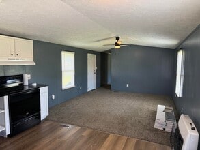 207 Closade Connector Rd in Eubank, KY - Building Photo - Building Photo