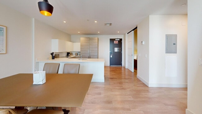 411 Jimmy Buffett Mem Hwy in Hollywood, FL - Building Photo - Building Photo