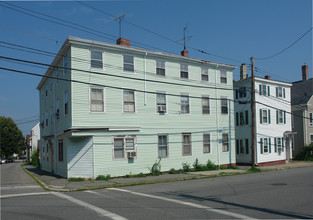 73 Middle St in Newburyport, MA - Building Photo - Building Photo