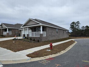 4701 Airmen Dr in Crestview, FL - Building Photo - Building Photo