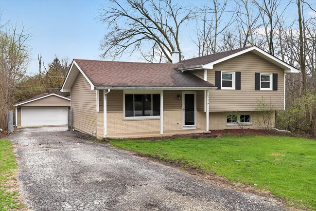 5635 Alabama Ave in Clarendon Hills, IL - Building Photo - Building Photo