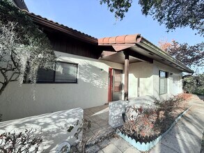 255 S Tropical Trail in Merritt Island, FL - Building Photo - Building Photo