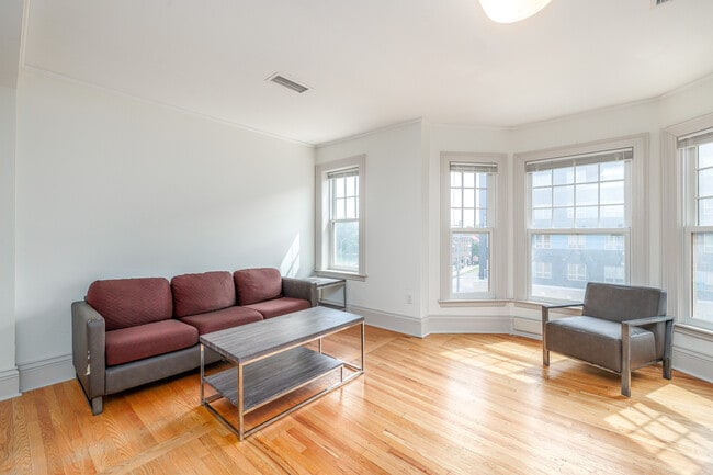 The Uncommon Apartments