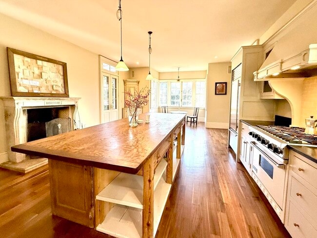 918 Hale St in Beverly, MA - Building Photo - Building Photo