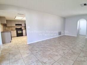 8732 Elm Leaf Ct in Port Richey, FL - Building Photo - Building Photo