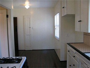 3728 Lewis Ave in Long Beach, CA - Building Photo - Building Photo