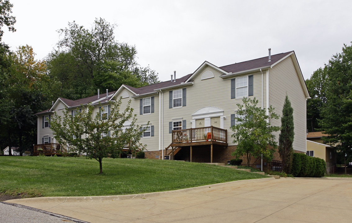 939-959 Magnolia Ave in Cuyahoga Falls, OH - Building Photo